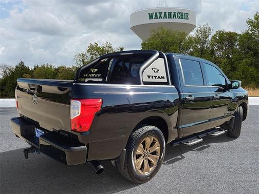 2024 Nissan Titan SV