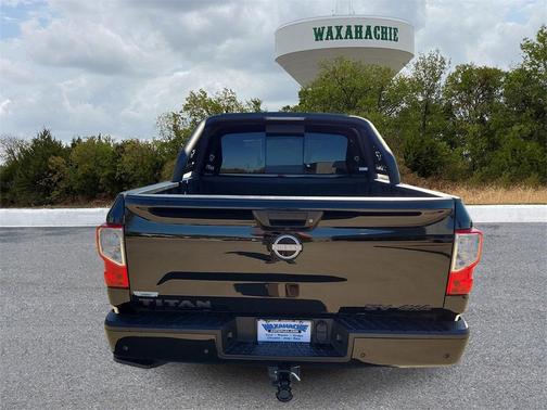 2024 Nissan Titan SV