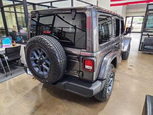 Granite Crystal Clearcoat Metallic 2026 Jeep Wrangler Sport