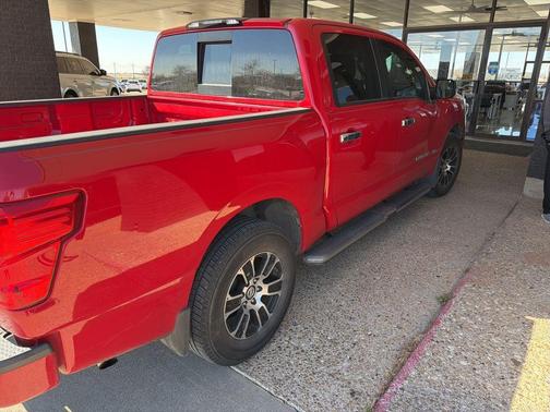 2020 Nissan Titan SV