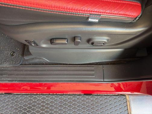 2020 Nissan Titan SV