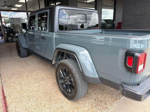 Anvil Clearcoat 2025 Jeep Gladiator Sport