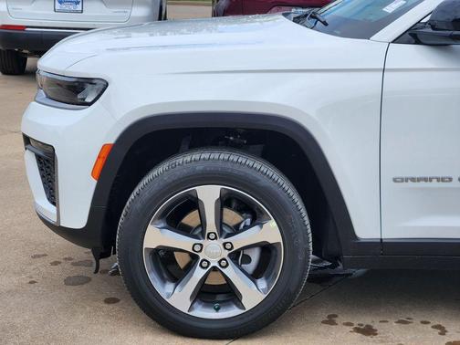 Bright White Clearcoat 2026 Jeep Grand Cherokee Limited