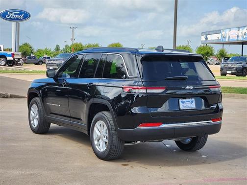 2025 Jeep Grand Cherokee Laredo X