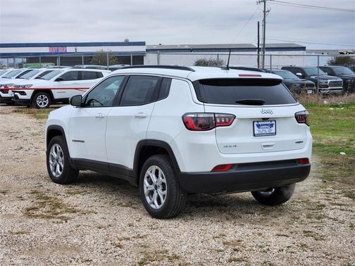 2026 Jeep Compass Latitude