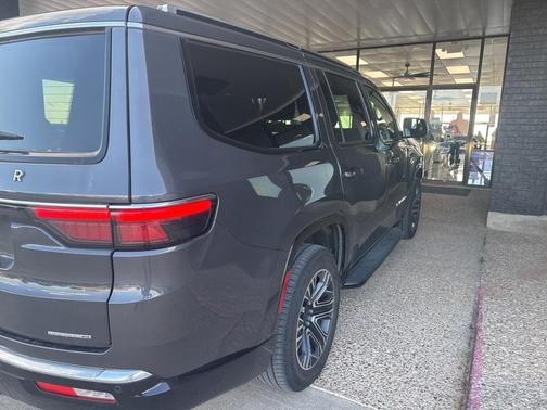 2022 Jeep Wagoneer Series III
