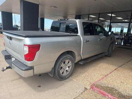 Brilliant Silver Metallic 2017 Nissan Titan SV