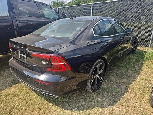 2022 Volvo S60 B5 Inscription