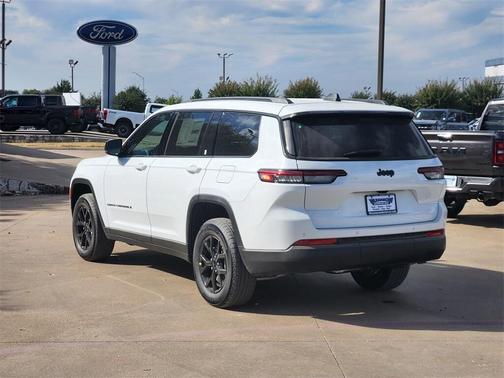 2025 Jeep Grand Cherokee L Laredo