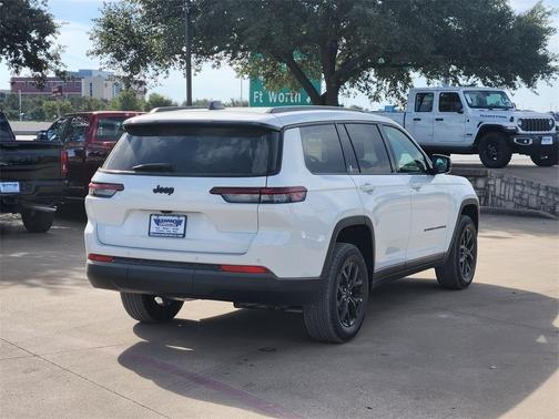 2025 Jeep Grand Cherokee L Laredo