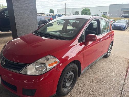 Red Alert 2012 Nissan Versa 1.8 S