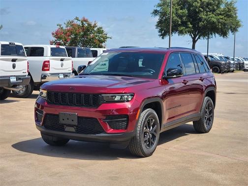 2025 Jeep Grand Cherokee Laredo