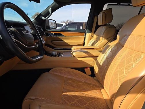 2022 Jeep Grand Wagoneer Series III