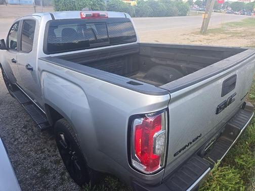 Quicksilver Metallic 2018 GMC Canyon Denali