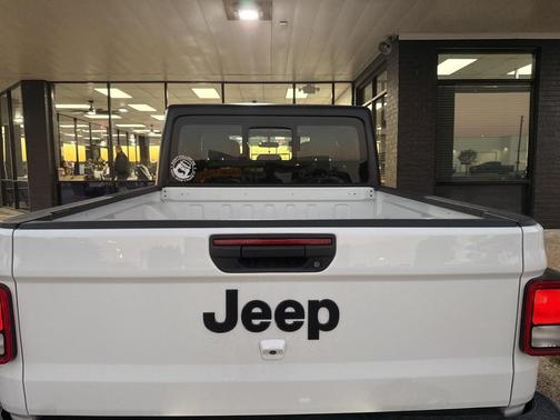 2023 Jeep Gladiator Sport
