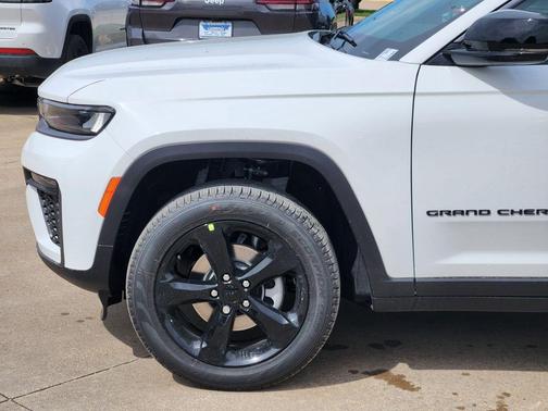 Bright White Clearcoat 2026 Jeep Grand Cherokee Limited