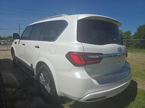 2021 INFINITI QX80 Luxe