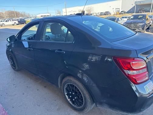 2017 Chevrolet Sonic LS