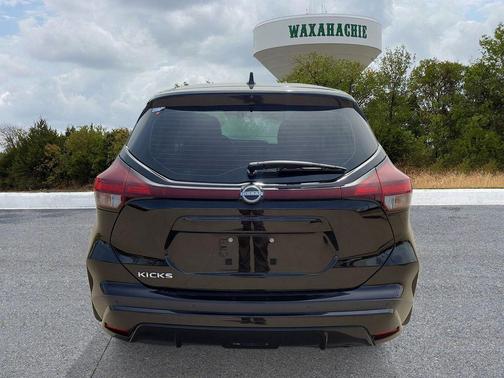 2022 Nissan Kicks S