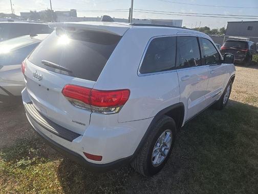 Bright White Clearcoat 2018 Jeep Grand Cherokee Laredo