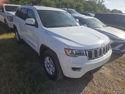Bright White Clearcoat 2018 Jeep Grand Cherokee Laredo