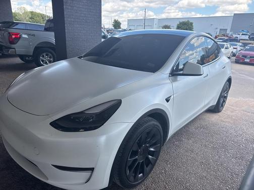 2024 Tesla Model Y Long Range