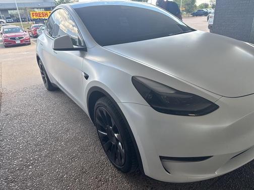 2024 Tesla Model Y Long Range