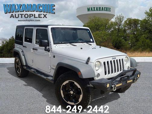 Bright White Clearcoat 2015 Jeep Wrangler Unlimited Sahara