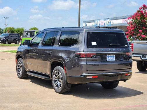 2025 Jeep Wagoneer Base