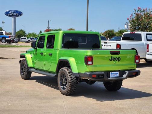 2025 Jeep Gladiator Sport