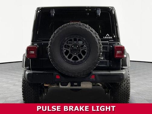 Black Clearcoat 2022 Jeep Wrangler Unlimited Rubicon 392