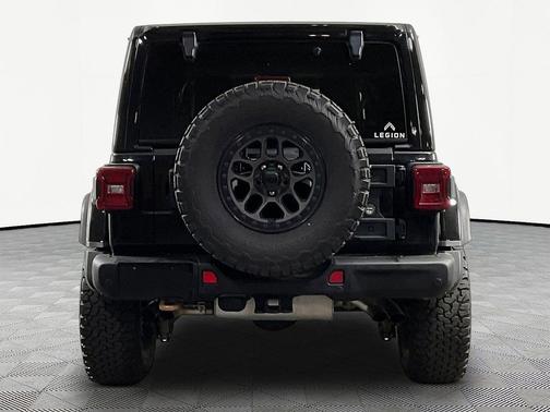 Black Clearcoat 2022 Jeep Wrangler Unlimited Rubicon 392