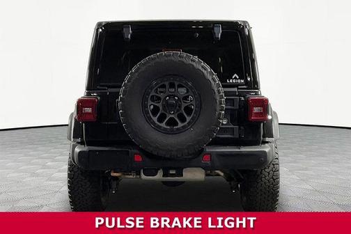 Black Clearcoat 2022 Jeep Wrangler Unlimited Rubicon 392