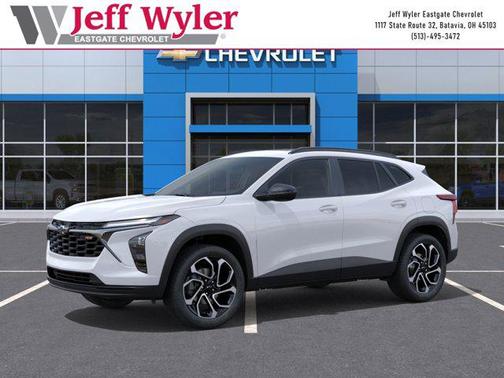 Summit White 2026 Chevrolet Trax FWD 2RS