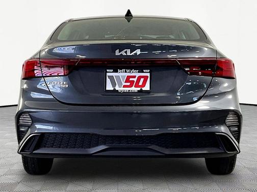 Gravity Gray 2024 Kia Forte LX