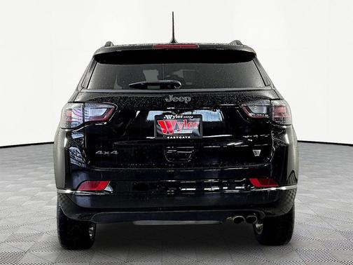 Diamond Black Crystal Pearlcoat 2022 Jeep Compass High Altitude