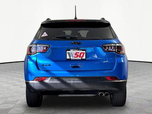 Laser Blue Pearlcoat 2022 Jeep Compass Latitude