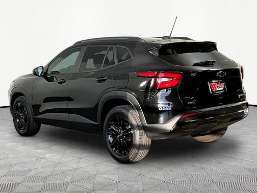 Mosaic Black Metallic 2025 Chevrolet Trax FWD ACTIV