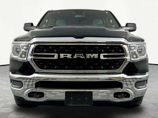 Diamond Black Crystal Pearlcoat 2023 RAM 1500 Big Horn/Lone Star