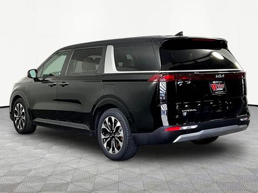Aurora Black Pearl 2024 Kia Carnival EX