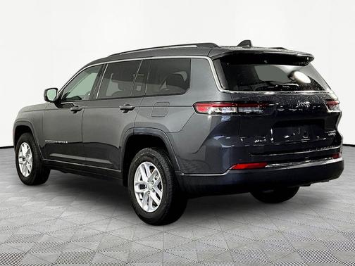 Baltic Gray Metallic Clearcoat 2023 Jeep Grand Cherokee L Laredo