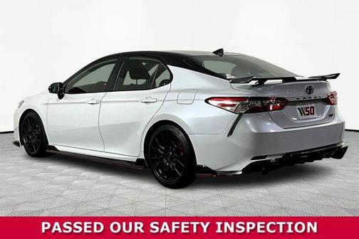 Wind Chill Pearl/Midnight Black Metallic 2020 Toyota Camry XSE