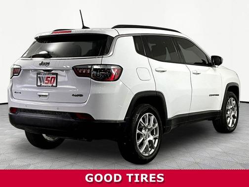 Bright White Clearcoat 2022 Jeep Compass Latitude Lux