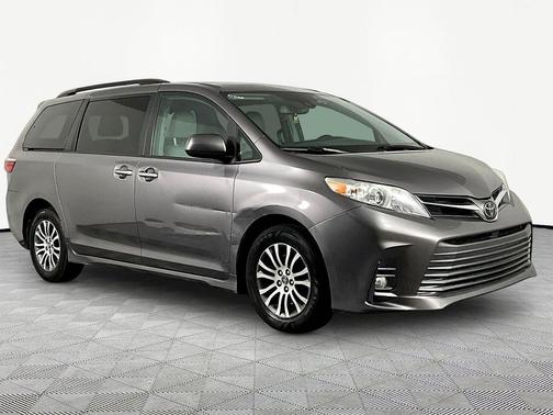 Predawn Gray Mica 2019 Toyota Sienna XLE