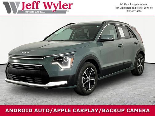 Cityscape Green 2023 Kia Niro EX