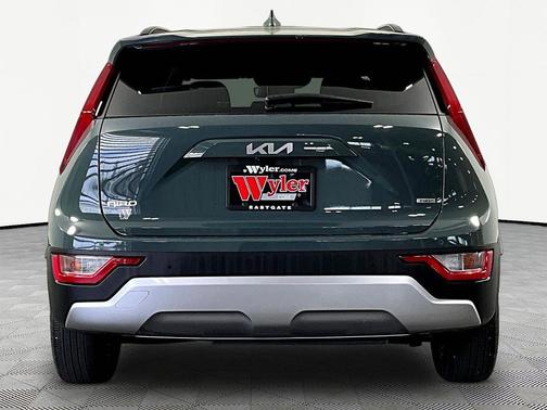 Cityscape Green 2023 Kia Niro EX