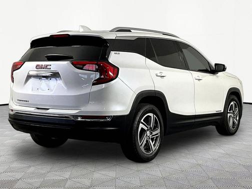 White Frost Tricoat 2021 GMC Terrain SLT