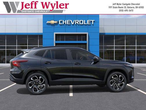 Mosaic Black Metallic 2026 Chevrolet Trax FWD 2RS