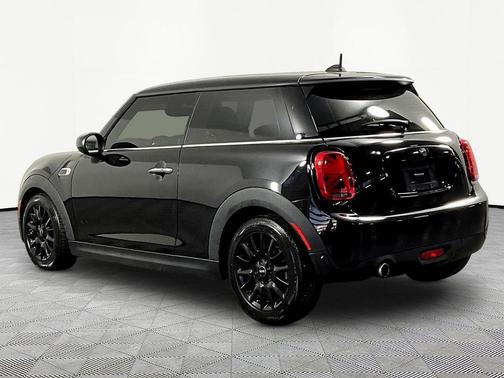Midnight Black Metallic 2021 MINI Hardtop Cooper