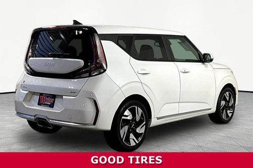 Snow White Pearl 2024 Kia Soul GT-Line